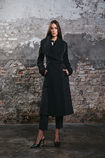 Tiffany Production Ženska duga jakna sa pojasom i prošivenim detaljima