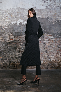 Ženska duga jakna sa pojasom i prošivenim detaljima Tiffany Production