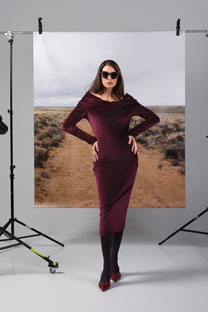 Plišana midi haljina sa spuštenim ramenim Tiffany Production