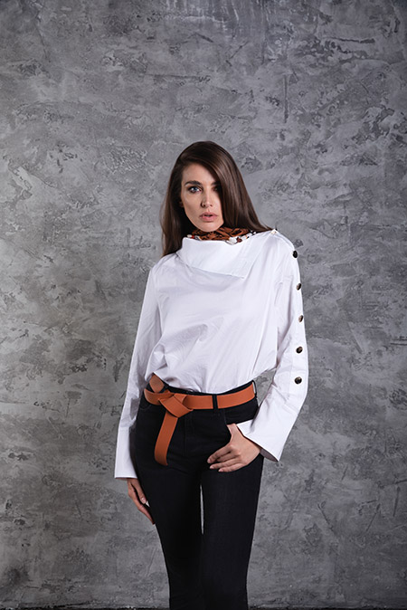 Ženska košulja sa visokom kragnom i ukrasnim dugmićima Tiffany Production