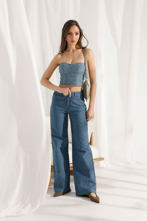 Tiffany Production Teksas crop top sa teksturom