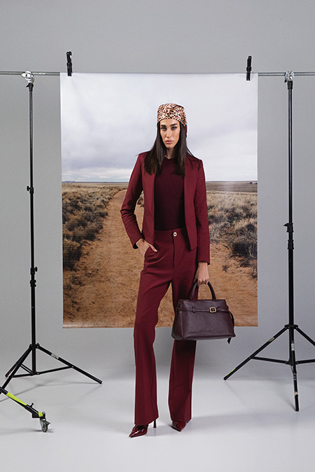 Ženski kratki sako bez kopčanja sa kragnom i reverima Tiffany Production