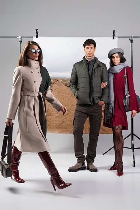 Ženska haljina sa zvonastim rukavima i ukrasnim kaišem Tiffany Production