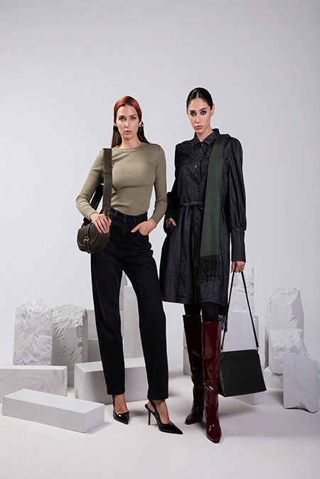 Haljina od tamnog teksasa sa pojasom i naglašenim rukavima Tiffany Production